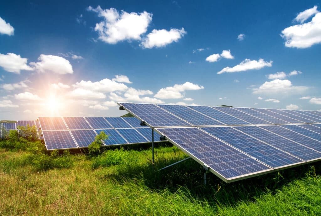 Sử dụng pin năng lượng mặt trời có thật sự tiết kiệm điện?